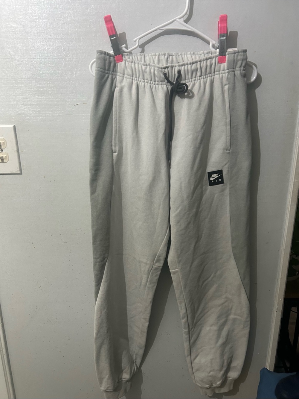 Nike Men’s Light Gray Jogger Sweatpants